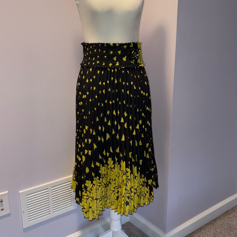 Toda Moa pleated skirt